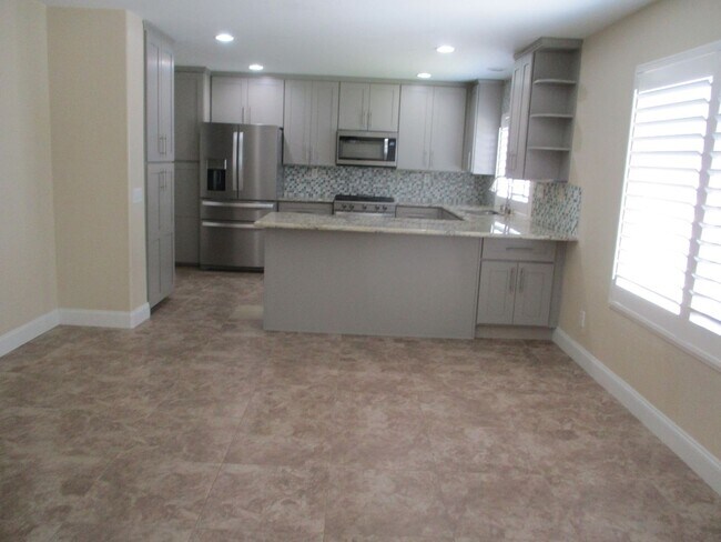 Building Photo - Desirable Chula Vista 4 Bdr 3 Bath Beautiful Home