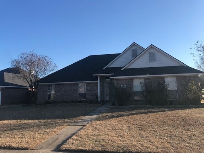 Building Photo - 6000 Zachary Cir