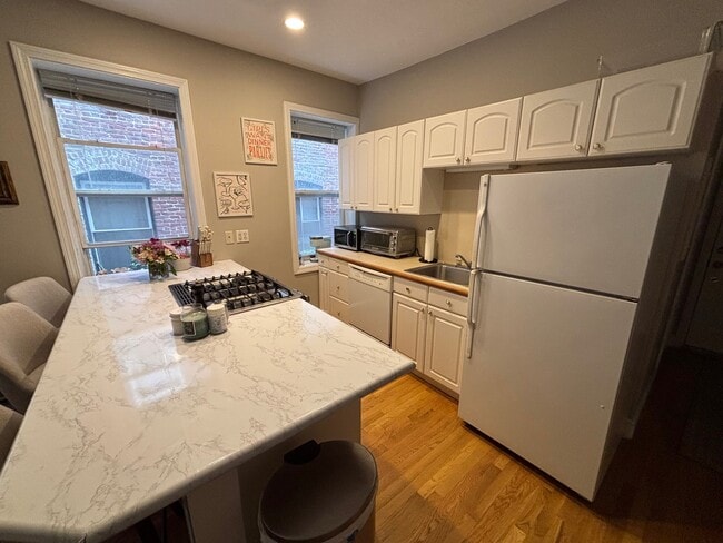 Building Photo - 45 Garden St