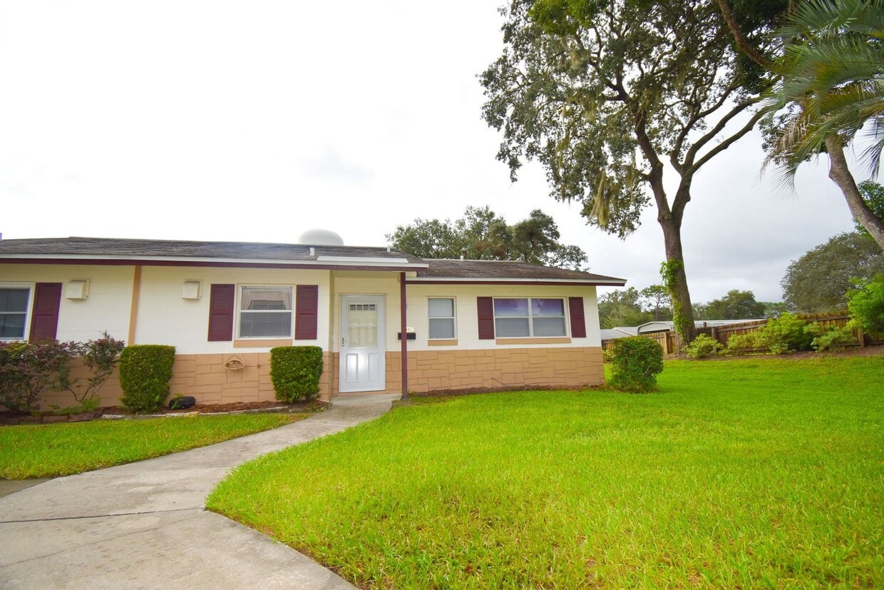 706 E Minnesota Ave, DeLand, FL 32724 House Rental in DeLand, FL