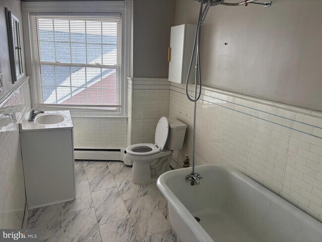 Foto del edificio - 3 E Baltimore Ave