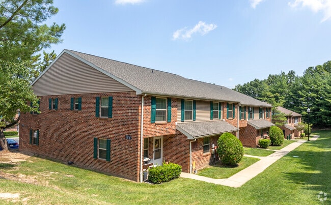 Exterior - Spring Hill Apartments & Townhomes
