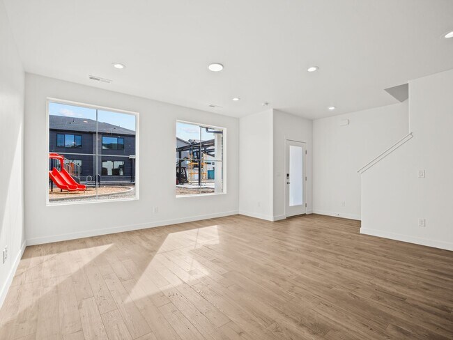 Foto del edificio - Beautiful 3-bedroom, 2.5-bath townhome