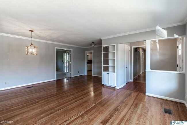Building Photo - 3 br, 2 bath House - 7210 Cadillac Dr SE