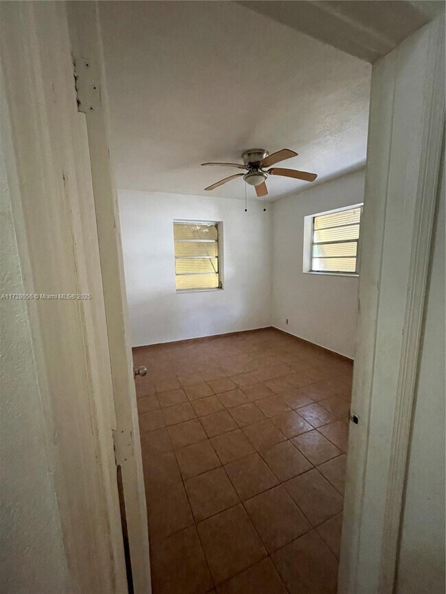 Building Photo - 3 bedroom in North Miami FL 33161
