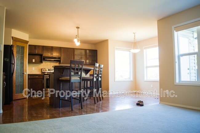 Building Photo - 4314 McMullen Way SW