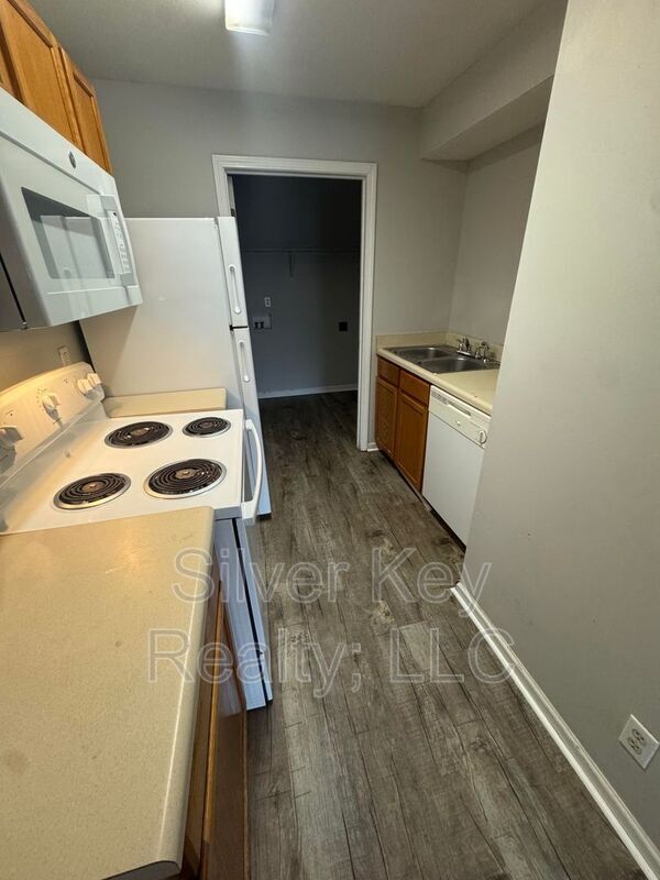 Foto del edificio - 220 Willow Creek Drive