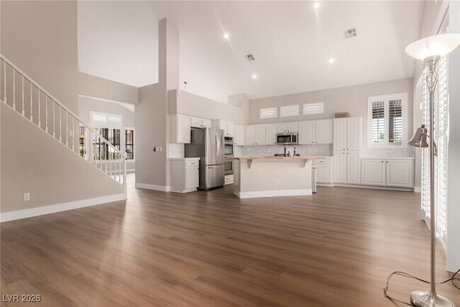 Foto del edificio - 264 Pointe Ranier Ave