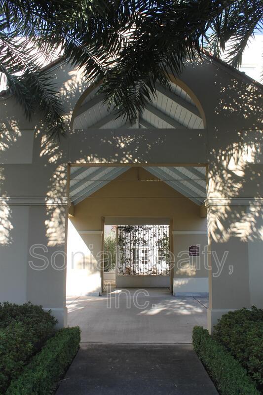 Foto del edificio - 1224 St Charles Ave