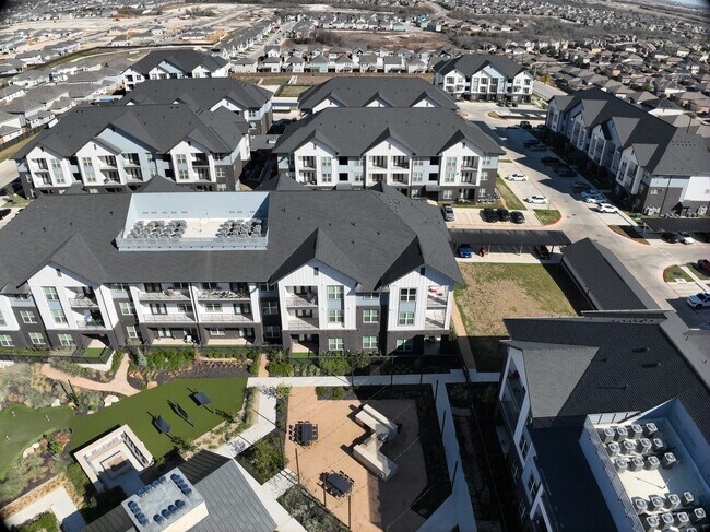 Exterior 3D - The Howard Apartments