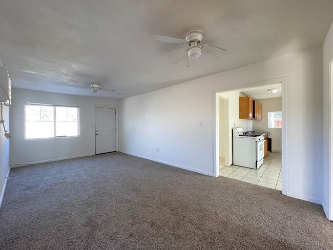 Building Photo - AVAILABLE NOW!! 1 Bedroom 1 Bathroom Home ...