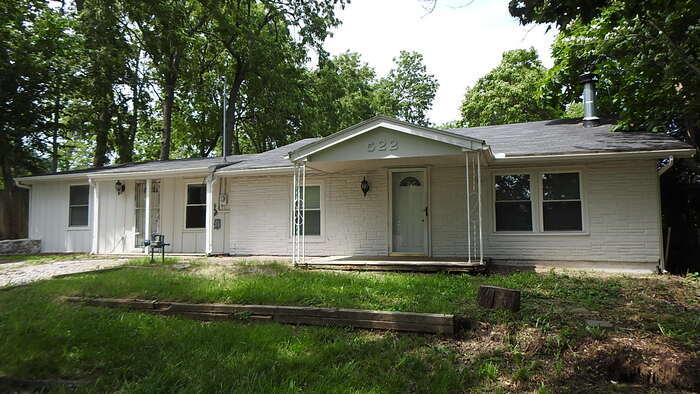 Foto principal - Newly rehabbed fully rehabbed 4 bed 2 bath...