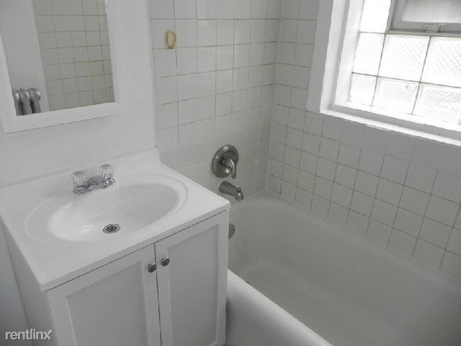 Building Photo - 5051 N Glenwood Ave