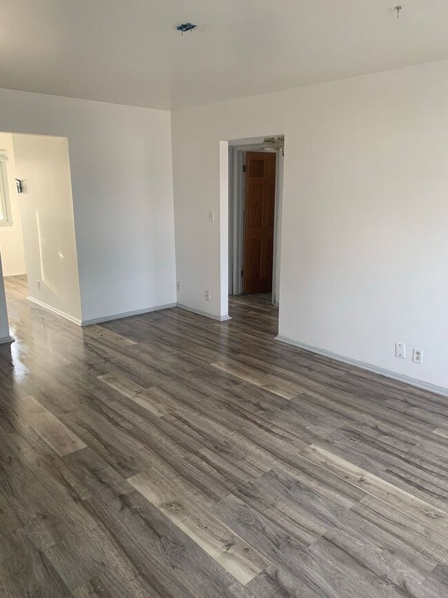Foto del edificio - 4048 Marquette Dr
