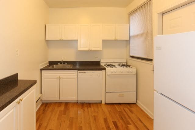 Building Photo - 3720 N Pine Grove Ave
