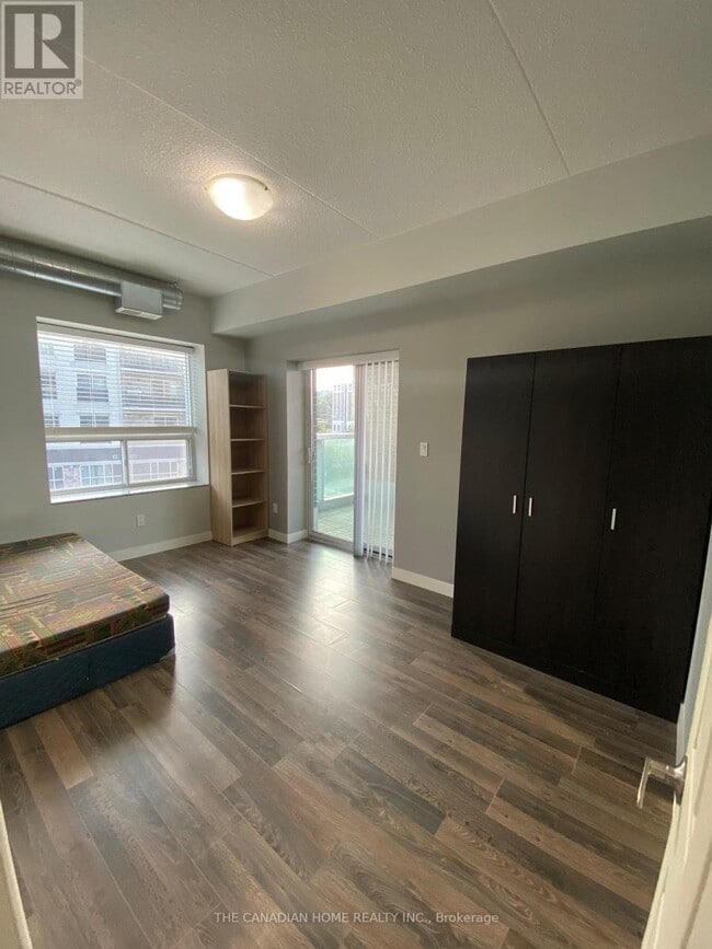 Building Photo - 62 Balsam St