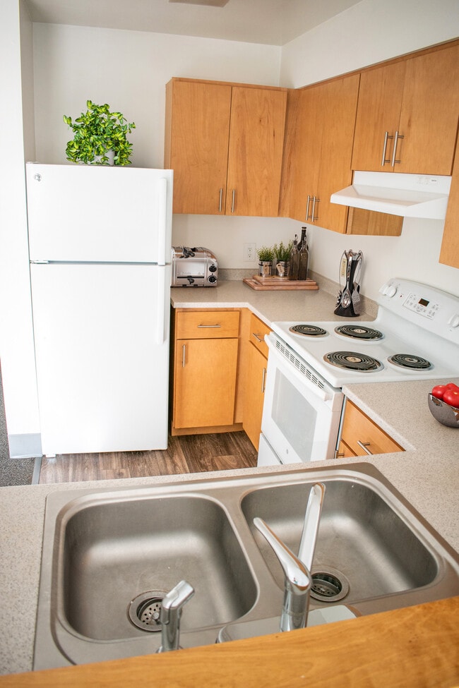 Photo - Redstone Commons; Student Housing Apartments