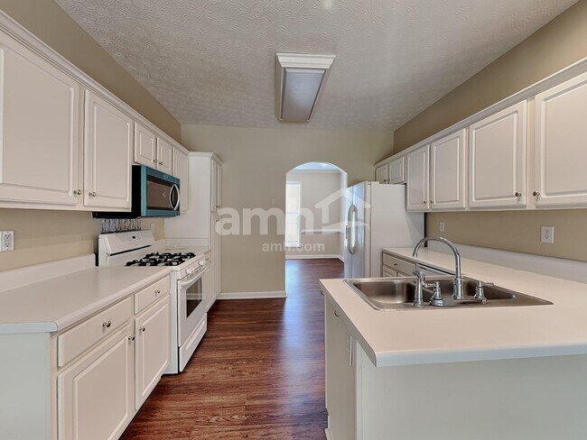 Foto del edificio - 136 Spring Meadows Ave