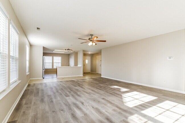 Building Photo - 2217 Westmere Dr