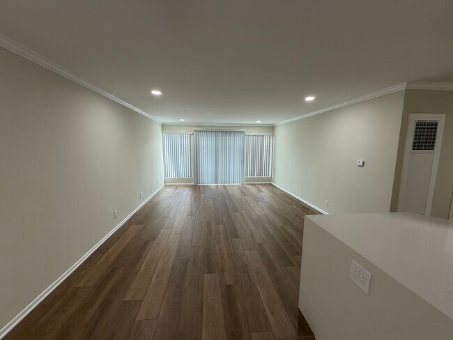 Foto del edificio - Laguna Del Rey Apartments