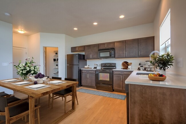 Foto del edificio - Rockwell Village