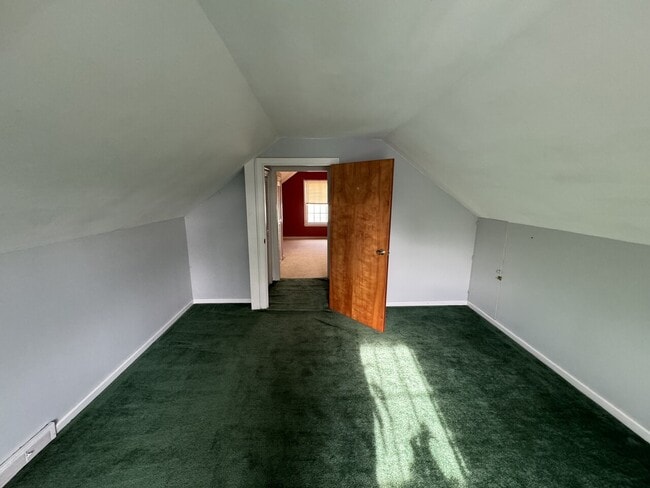 Building Photo - Clover Ridge Drive 308