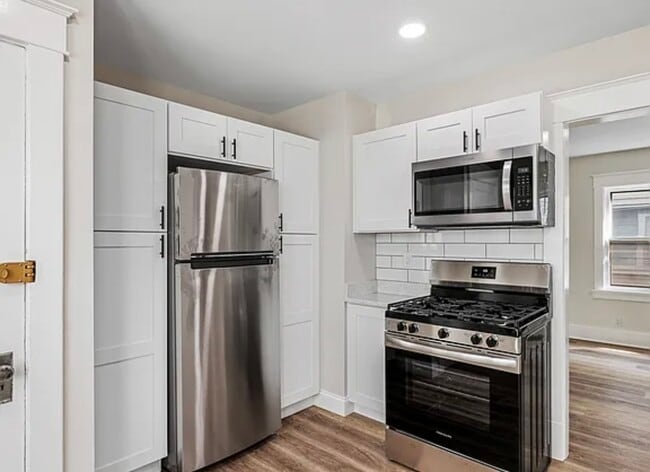 Building Photo - 632 Eggert Rd