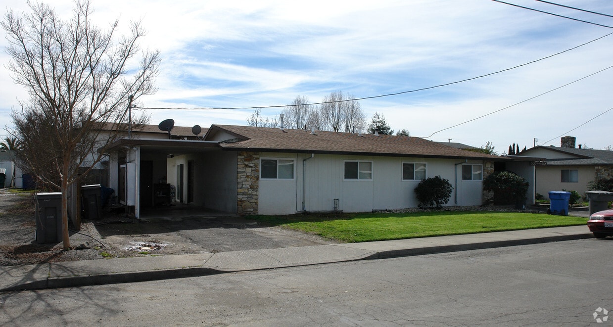 Building Photo - 500-514 Arrowood