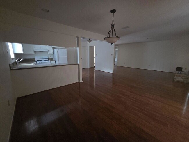 Building Photo - 21 N Waxberry Rd