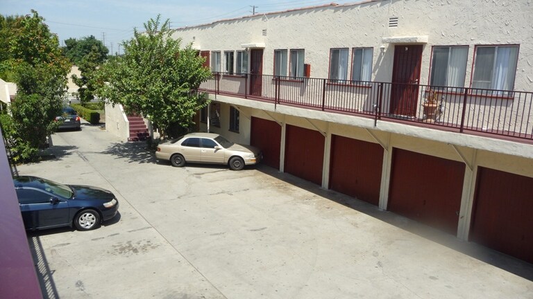 Foto del edificio - 6214-6216 Heliotrope Ave
