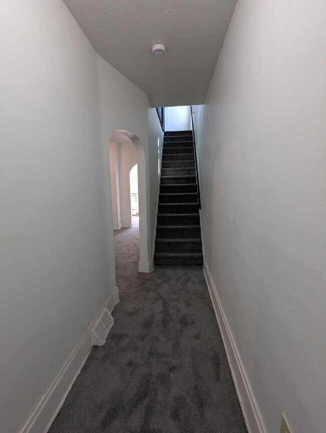 Foto del edificio - 3 Bedroom 1 Bathroom Single Family Home wi...