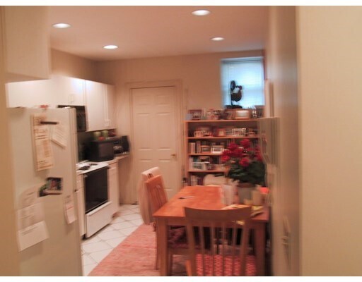 Building Photo - 181 Beacon St