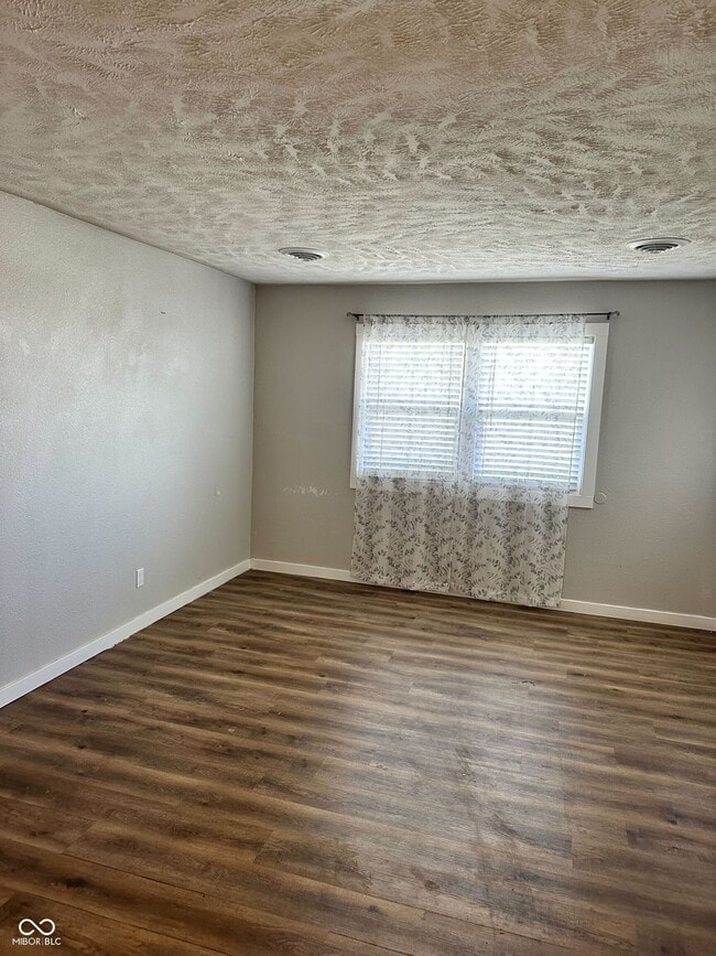 Foto del edificio - 6497 W 300 S