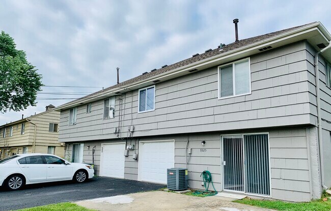 Back (Garage entrance) - 9325 Ballentine St