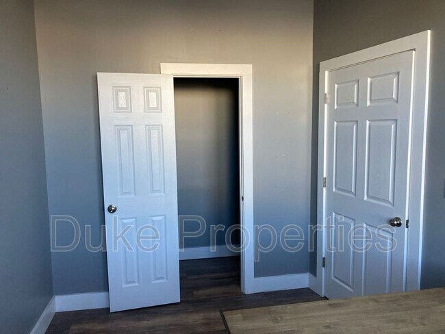 Building Photo - 964 Chili Ave