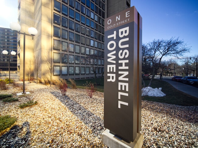 Building Photo - 1 Gold St