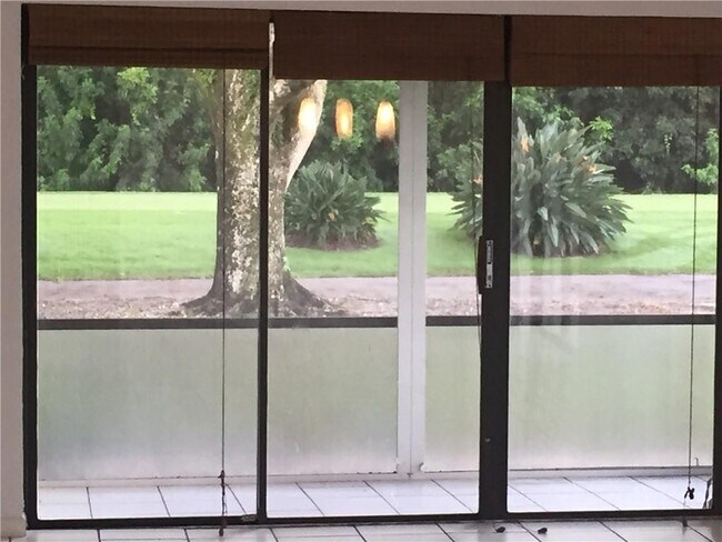 Foto del edificio - 21866 Cypress Cir