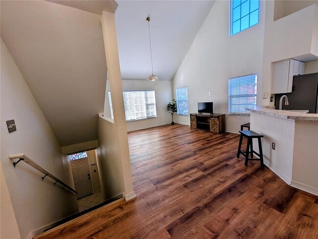 Building Photo - 10536 Windsor Lake Ct