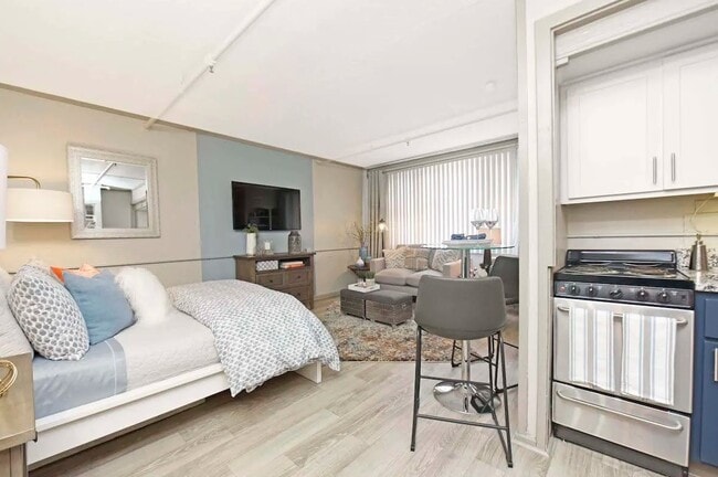 Building Photo - The Flats of Jackson Square Discover Our Studio, 1, & 2-Bedroom Flats and Lofts in Oak Ridge, TN