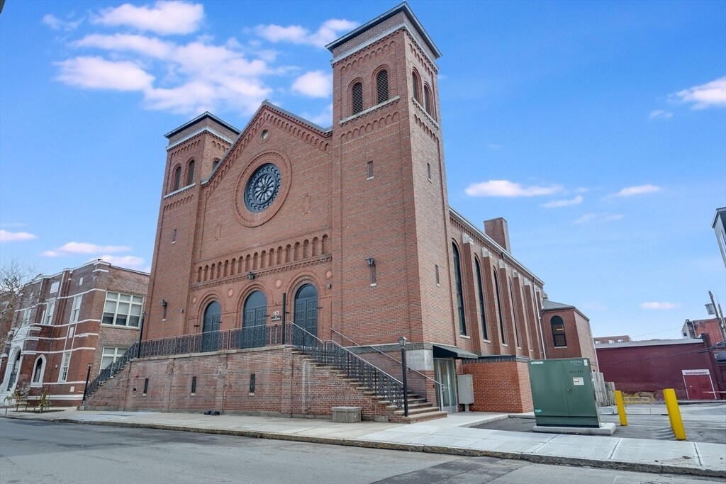 Primary Photo - 163 Chestnut St