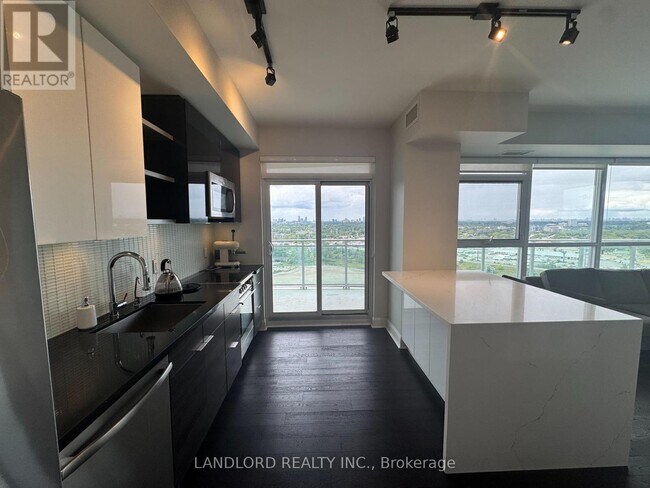 Building Photo - 33-2333 Shore Breeze Dr