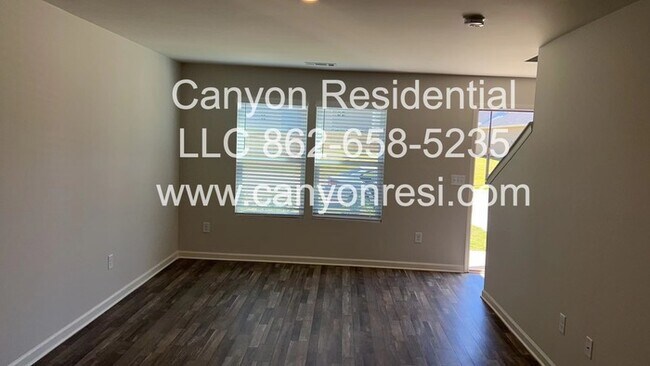 Building Photo - 559 Dayspring Dr