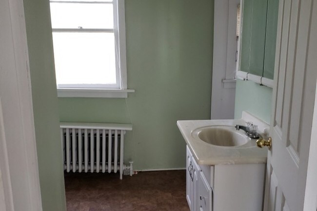 Building Photo - 2739 Elmwood Ave