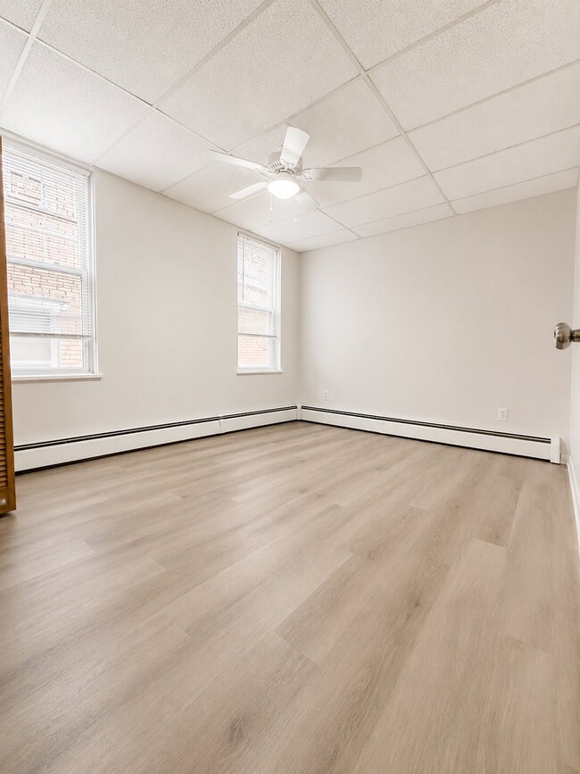 Building Photo - 61 N Linwood Ave