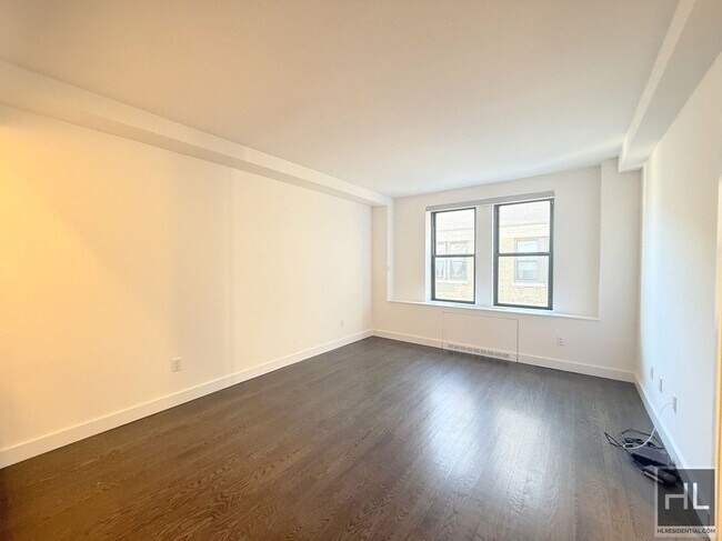 Foto del edificio - 666 West End Ave