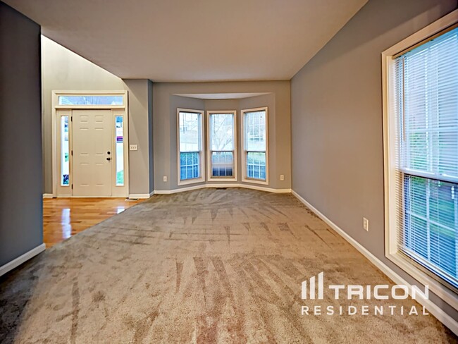 Foto del edificio - 5186 Hidden Meadow Ct