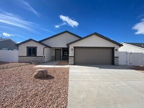 Building Photo - 45 Spanish Trail Dr