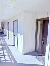 Building Photo - 6519 W Newberry Rd