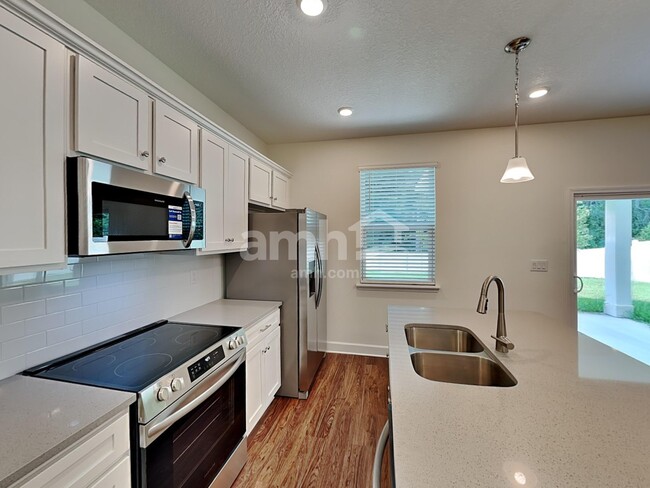 Building Photo - 319 Onate Cir