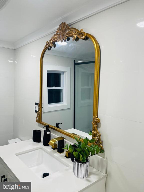 Building Photo - 2326 Fairview St